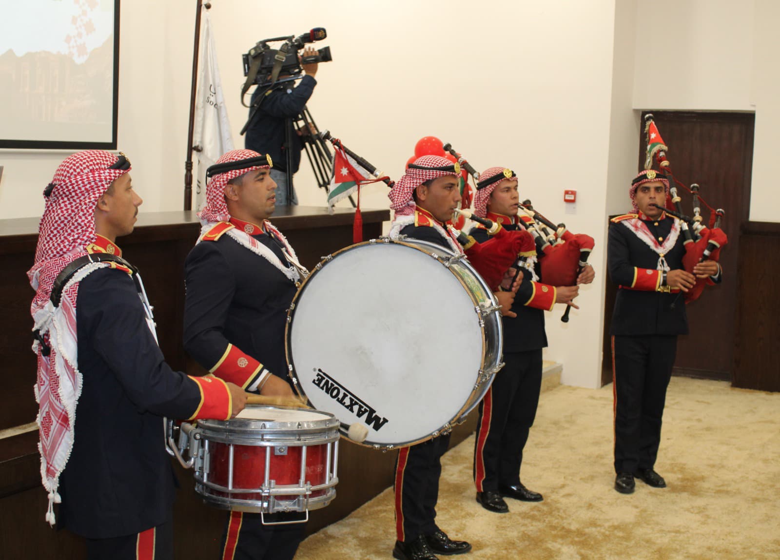 صورة حول : صندوق استثمار أموال الضمان يحتفي بالمناسبات الوطنية: عهد من الإنجاز ومسيرة مؤسسية راسخة صندوق استثمار أموال الضمان يحتفي بالمناسبات الوطنية: عهد من الإنجاز ومسيرة مؤسسية راسخة