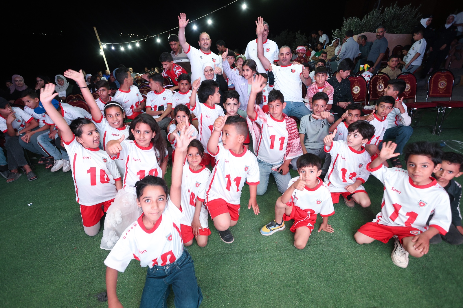 “الاقتصاد الرقمي” تحتفل بتأهل النشامى في مادبا وتشارك الأهالي فرحة الوطن