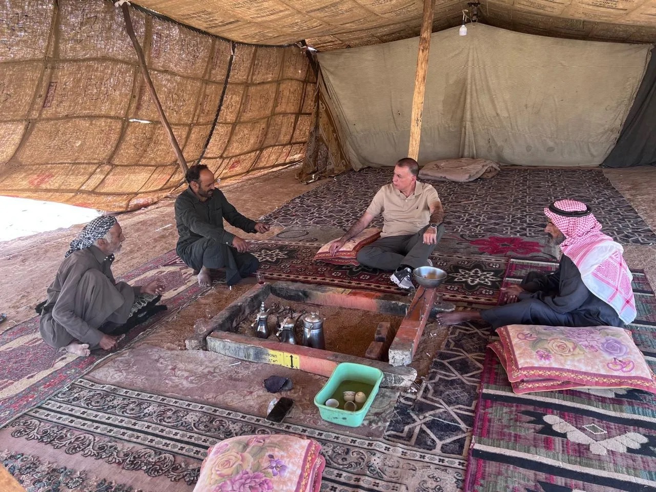 صورة حول : الفراية يتفقد قرية المدورة ويطّلع على واقع الخدمات والمرافق الحدودية الفراية يتفقد قرية المدورة ويطّلع على واقع الخدمات والمرافق الحدودية