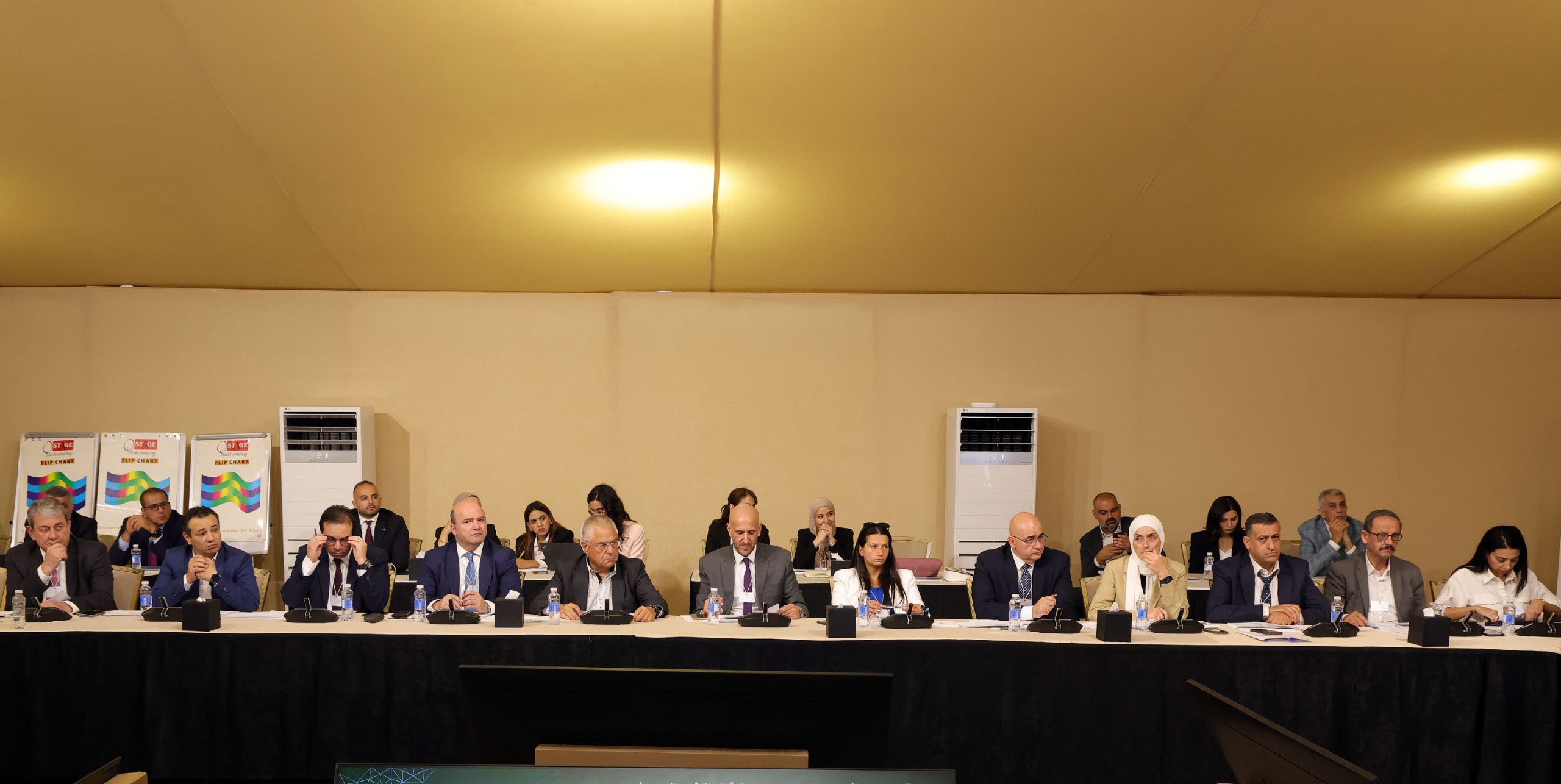 صورة حول : انطلاق ورشات عمل في الديوان الملكي لمراجعة تقدم رؤية التحديث الاقتصادي انطلاق ورشات عمل في الديوان الملكي لمراجعة تقدم رؤية التحديث الاقتصادي