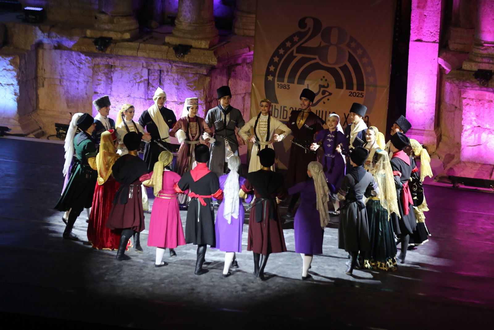 الأكثر مشاركة في مهرجان جرش فرقة " نادي الجيل " تقدم فلكلور وتراث الشركس على المسرح الجنوبي