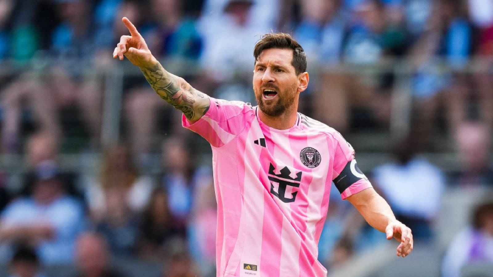 الأهلي السعودي يتحرك لإغراء ميسي قبل نهاية عقده مع إنتر ميامي