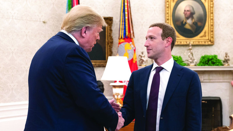 ما حقيقة طرد مارك زوكربيرغ من المكتب البيضاوي خلال اجتماع ترامب؟