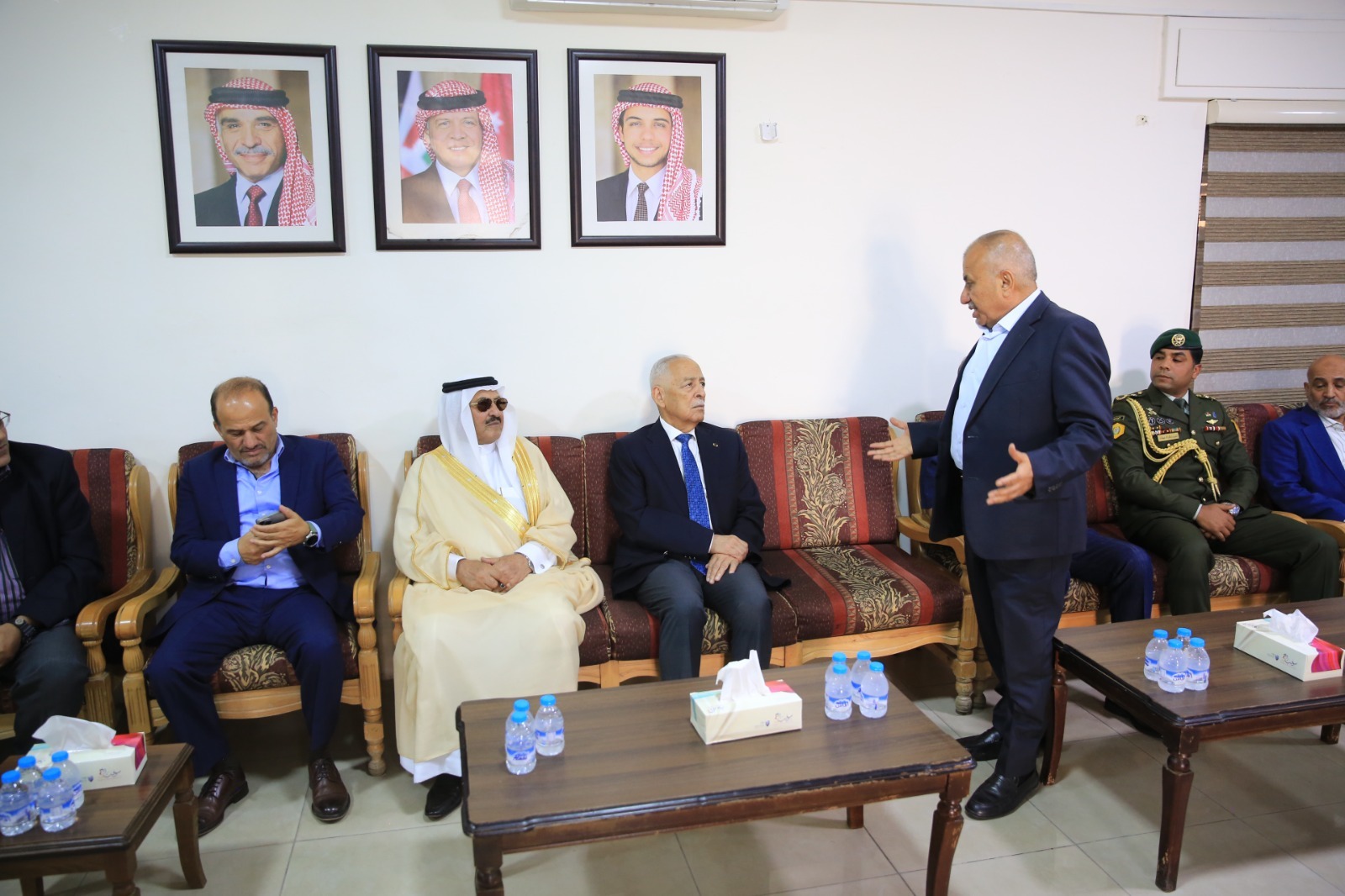 مندوبا عن الملك وولي العهد..العيسوي يعزي عشائر الزبيدي والعرموطي وحدادين والعبداللات العمرو