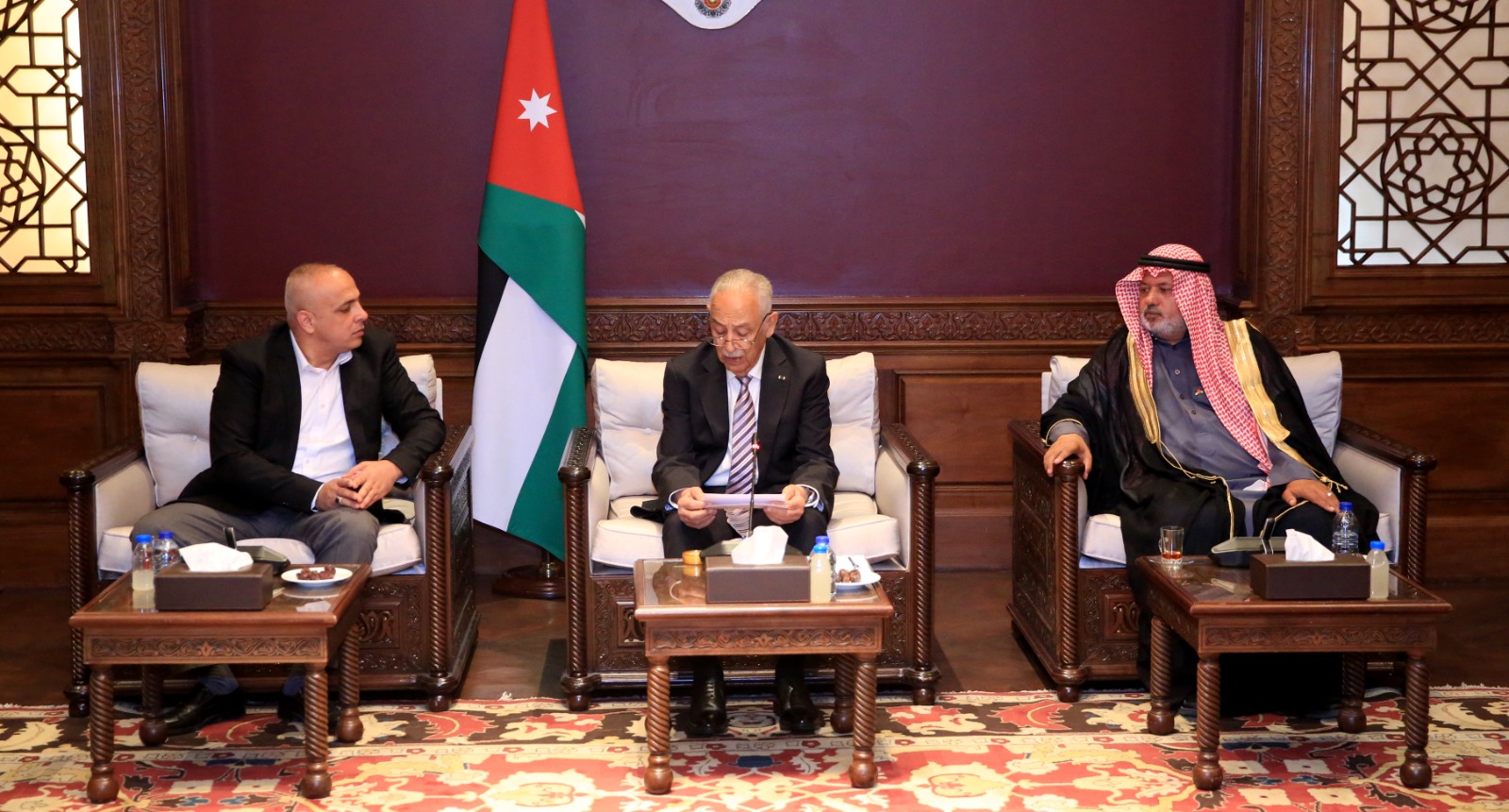 صورة حول : العيسوي: حكمة القيادة الهاشمية وتلاحم أبناء الوطن ضمانة راسخة لسيادة الأردن وأمنه واستقراره العيسوي: حكمة القيادة الهاشمية وتلاحم أبناء الوطن ضمانة راسخة لسيادة الأردن وأمنه واستقراره
