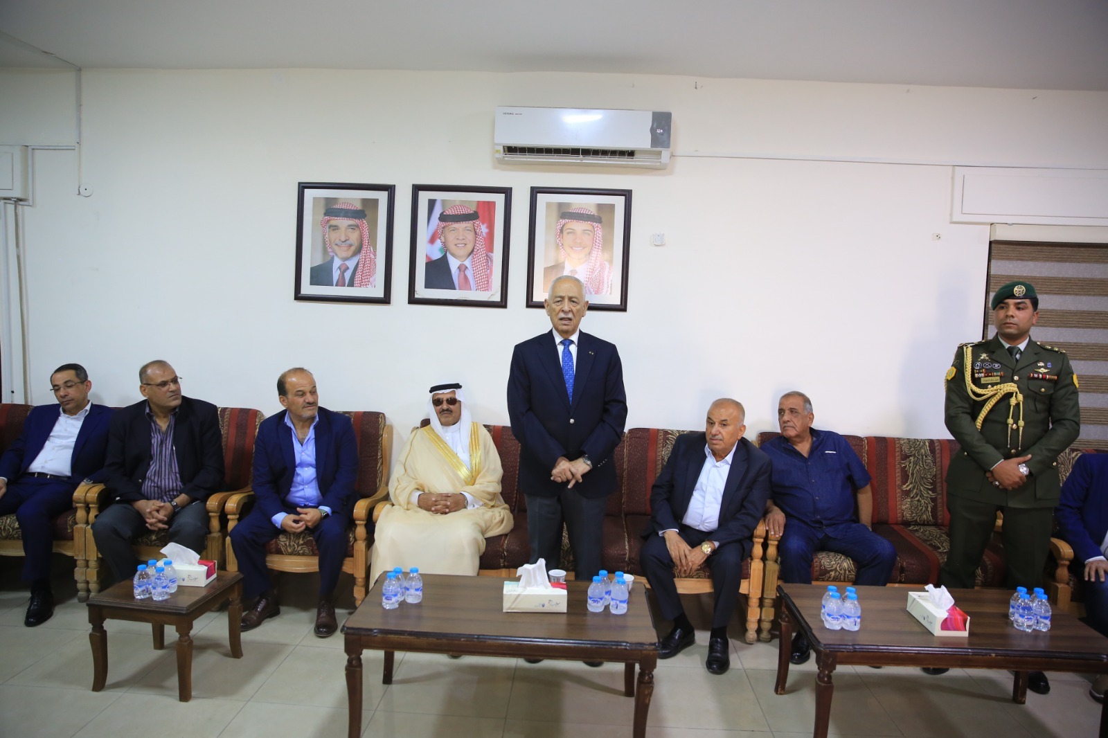 مندوبا عن الملك وولي العهد..العيسوي يعزي عشائر الزبيدي والعرموطي وحدادين والعبداللات العمرو