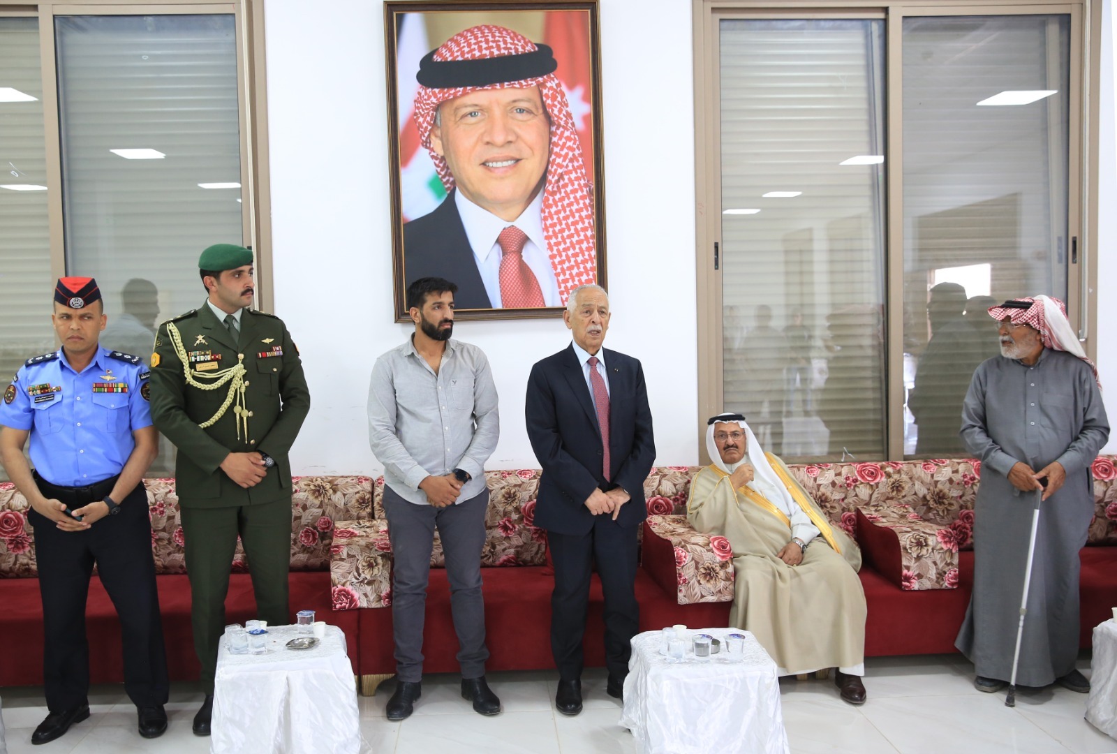 مندوبا عن الملك وولي العهد... العيسوي يعزي قبيلة بني صخر وآل قمحية