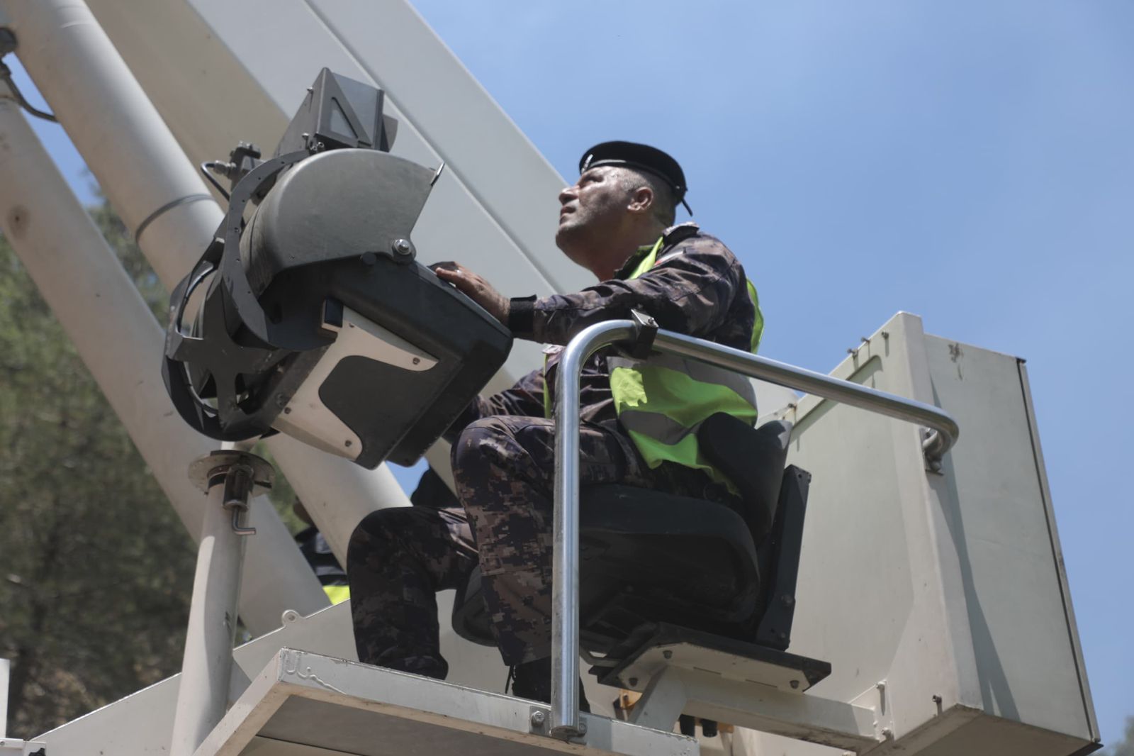 بالصور .. الأردن يشارك بإخماد حرائق غابات اللاذقية