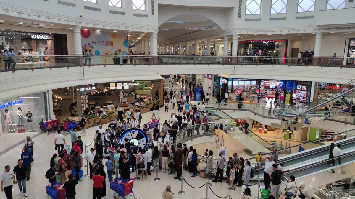 12 ساعة من التخفيضات تعزز مبيعات دبي بأكثر من 30%