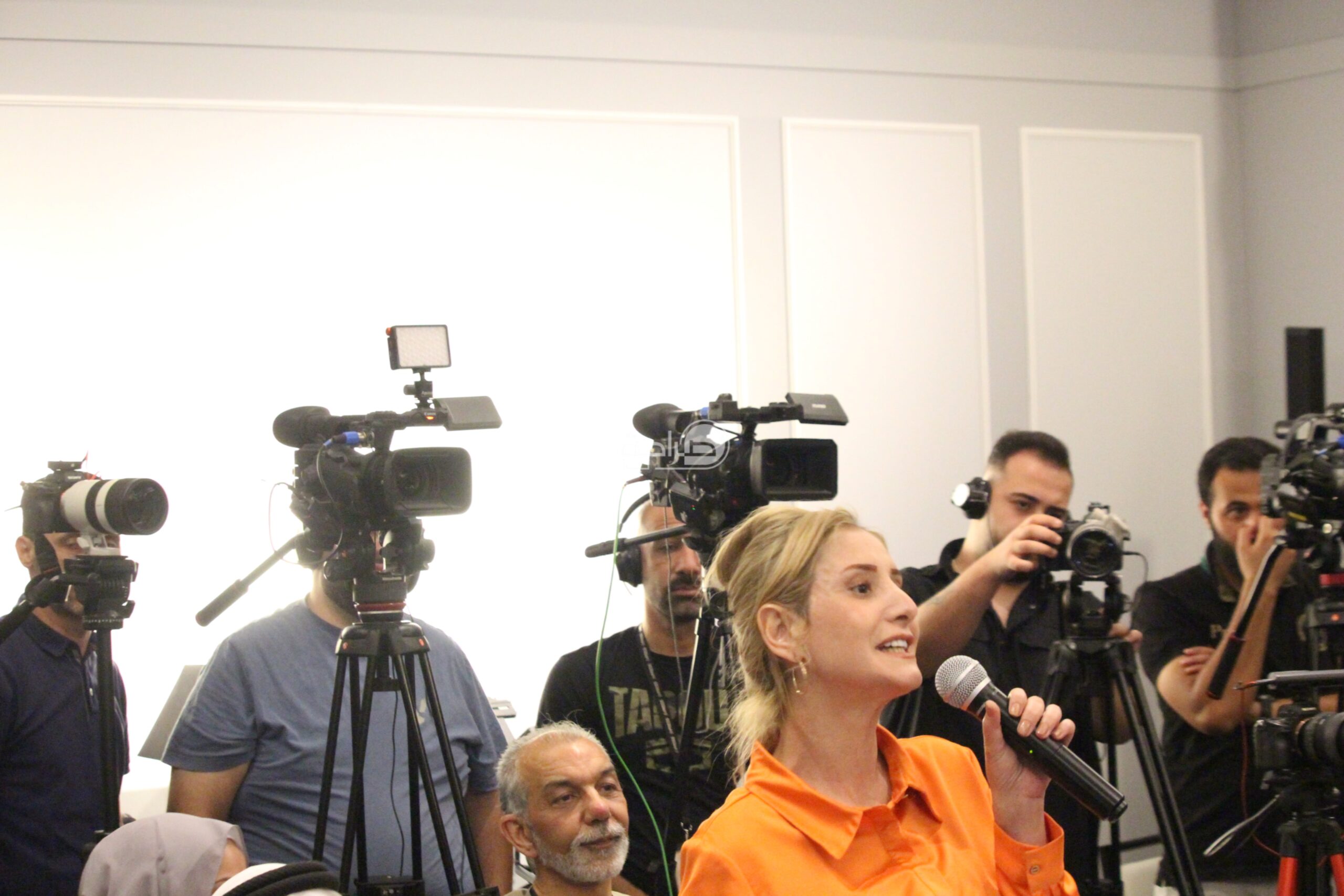 قبل حفلها في جرش.. أحلام تكشف مفاجآت وتعد شاعرة أردنية "فيديو وصور"