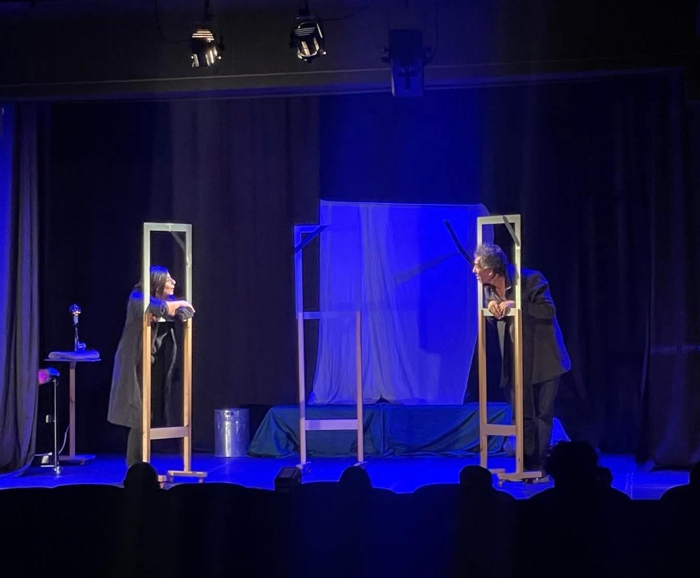 ثلاجة الموتى”… صدمة مسرحية تهز وجدان جمهور مهرجان جرش 39