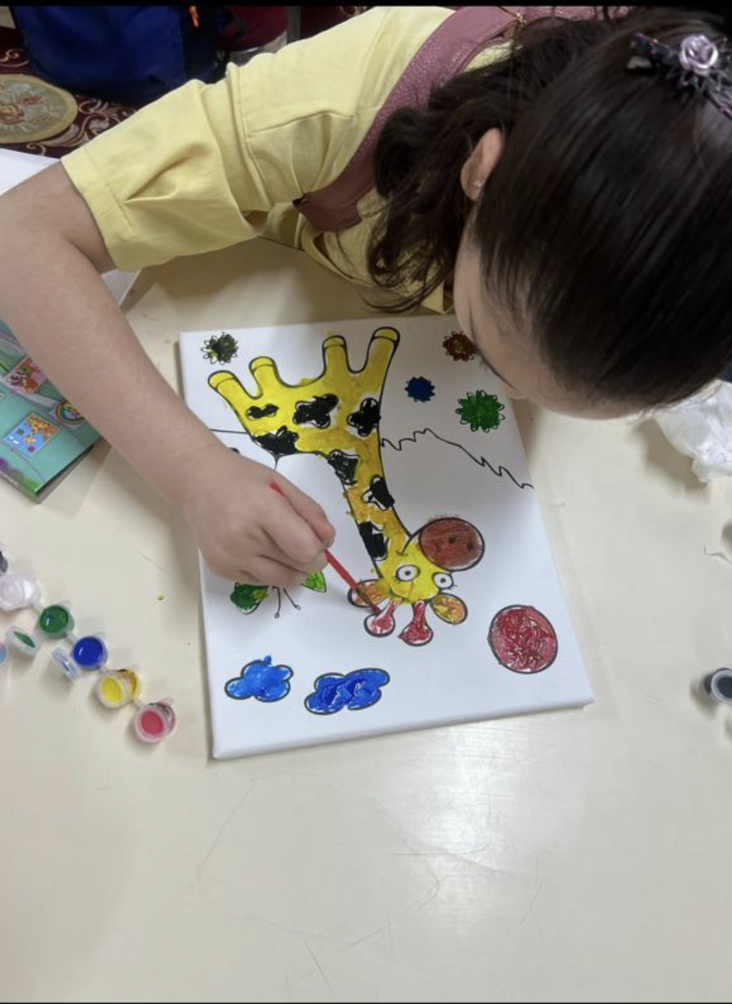 مؤسسة حرير تنفذ مبادرة "لوحة الأمل" في مركز التأهيل المجتمعي للمعوقين