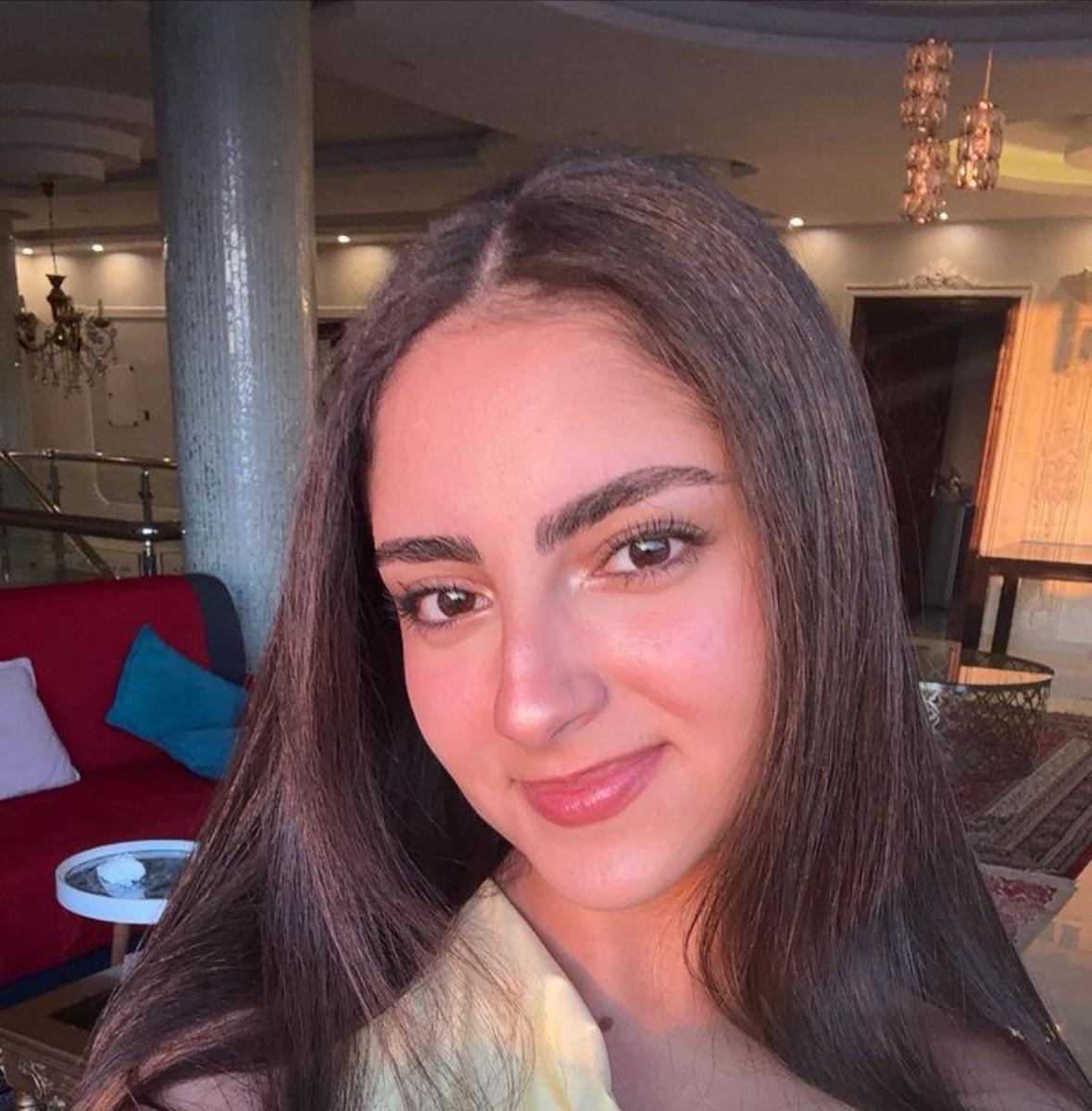 صورة حول : ألف مبارك للطالبة منى العواملة على نجاحها في الـ IGCSE ألف مبارك للطالبة منى العواملة على نجاحها في الـ IGCSE