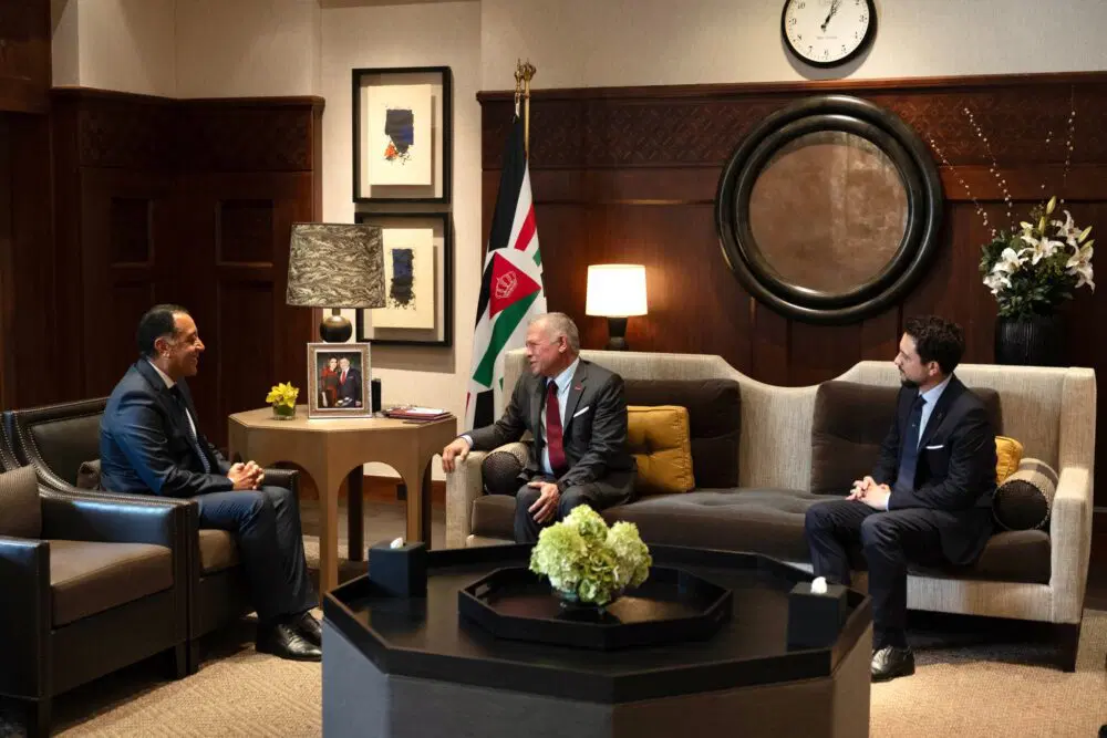 عاجل | الملك يؤكد تعزيز العلاقات الاستراتيجية بين الأردن ومصر