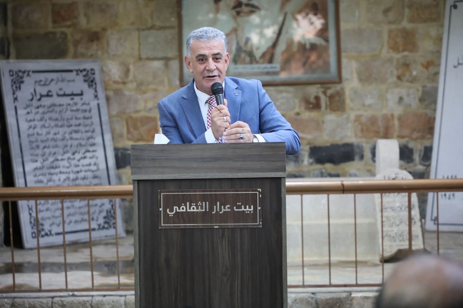 صورة حول : العياصرة يفتتح مهرجان القيصر للشعر الفصيح في بيت عرار الثقافي العياصرة يفتتح مهرجان القيصر للشعر الفصيح في بيت عرار الثقافي