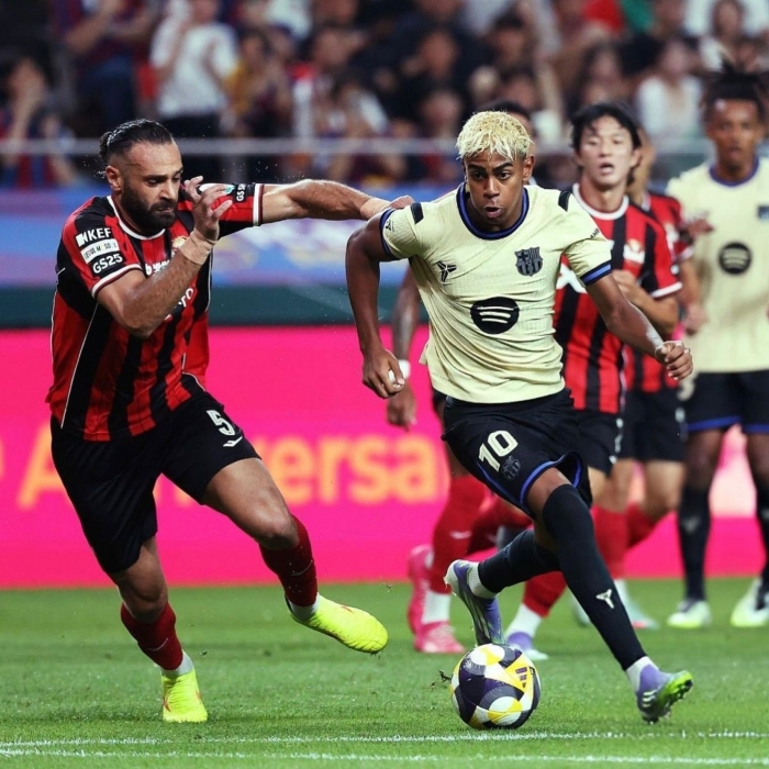 يزن العرب يلفت الأنظار بأدائه المميز في الدوري الكوري ويخطف الأضواء أمام برشلونة