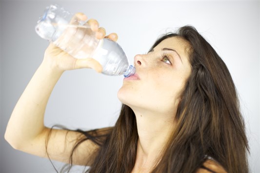 صورة حول : نصائح لتجنب الجفاف أثناء موجات الحرارة المرتفعة نصائح لتجنب الجفاف أثناء موجات الحرارة المرتفعة