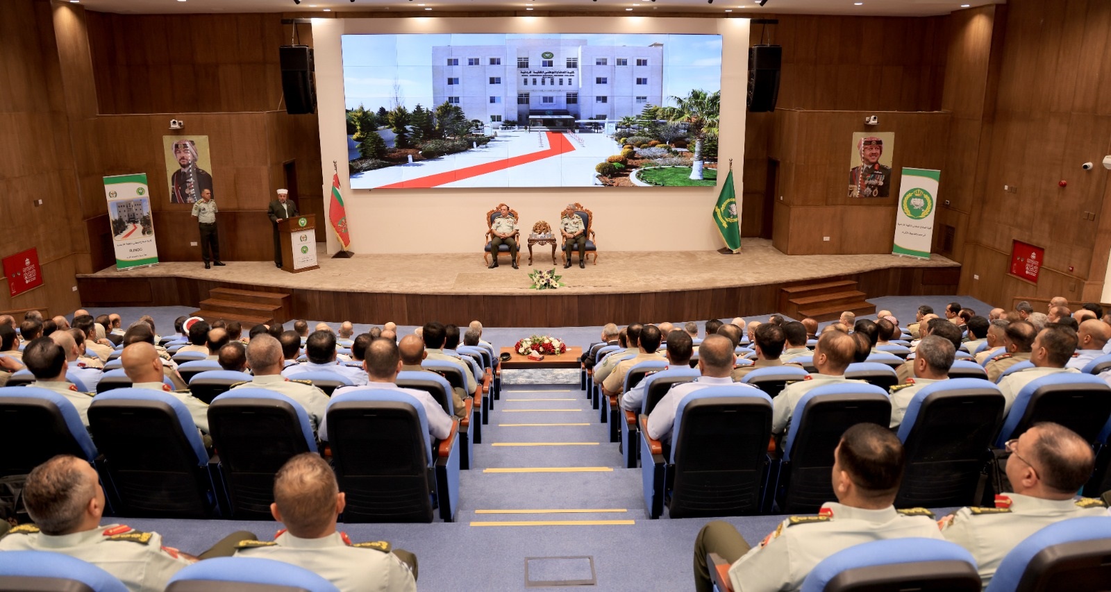 صورة حول : افتتاح دورة الدفاع الوطني الـ23 في كلية الدفاع الوطني الملكية الأردنية بمشاركة مدنية وعسكرية واسعة افتتاح دورة الدفاع الوطني الـ23 في كلية الدفاع الوطني الملكية الأردنية بمشاركة مدنية وعسكرية واسعة