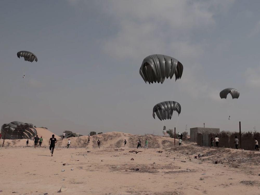 طيور الخير الإماراتية تمد أهل القطاع بنحو 500 طن ... صور