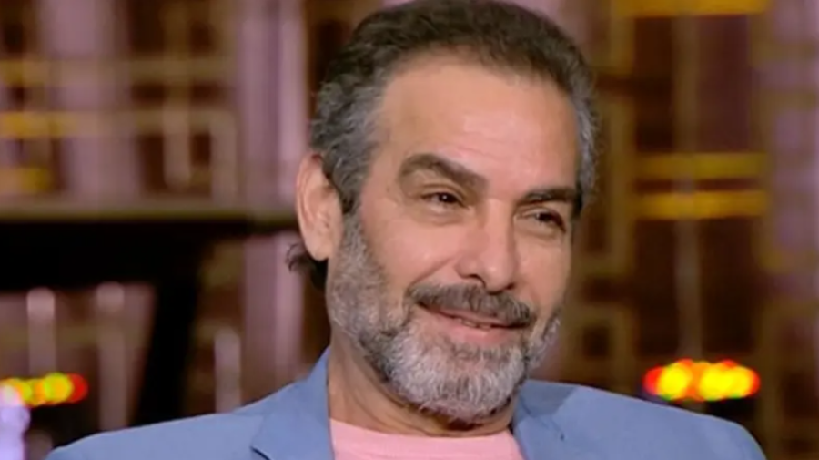 صورة حول : أول رد من أحمد عبد العزيز على رفضه مصافحة مُعجب: "لم أنتبه إليه" أول رد من أحمد عبد العزيز على رفضه مصافحة مُعجب: "لم أنتبه إليه"