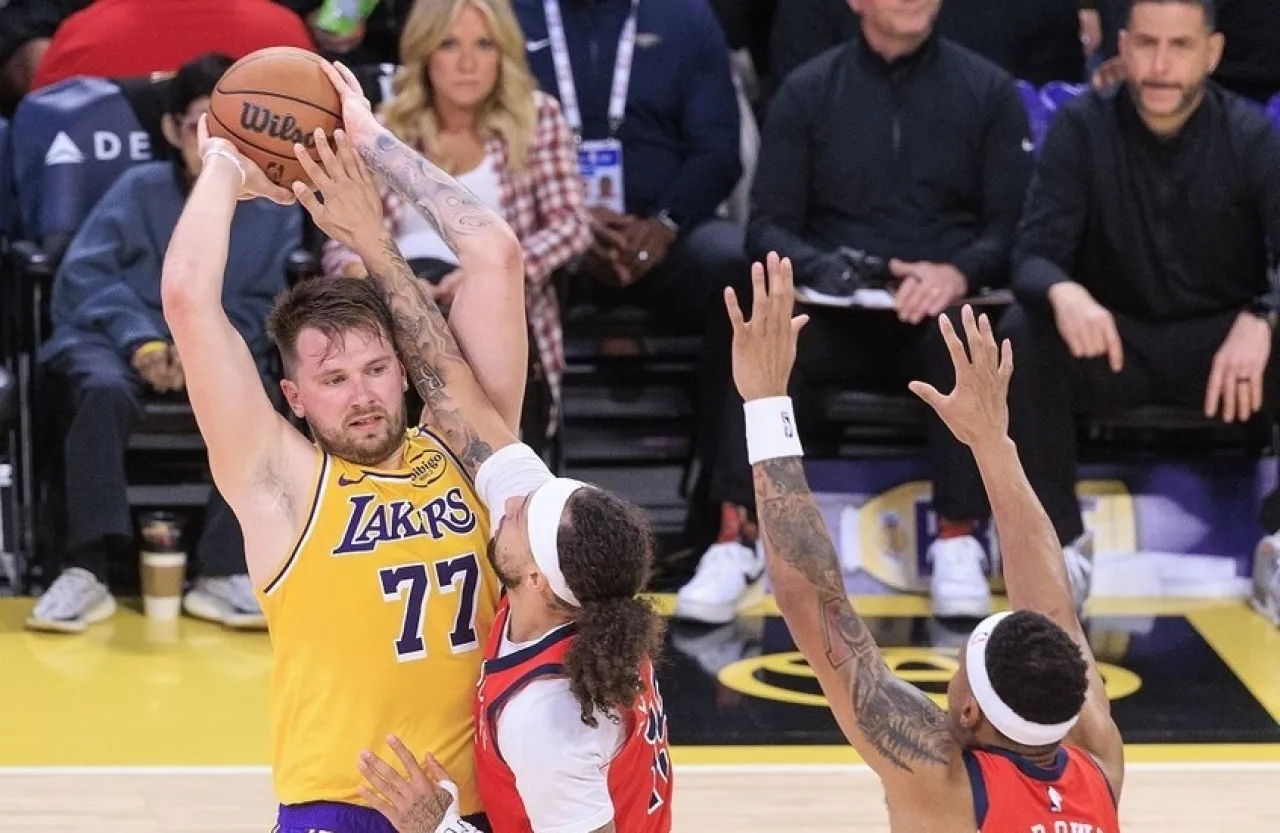 صورة حول : راتب خيالي وصفقة تاريخية.. ليكرز يمدد عقد نجمه لوكا دونتشيتش حتى 2028 راتب خيالي وصفقة تاريخية.. ليكرز يمدد عقد نجمه لوكا دونتشيتش حتى 2028