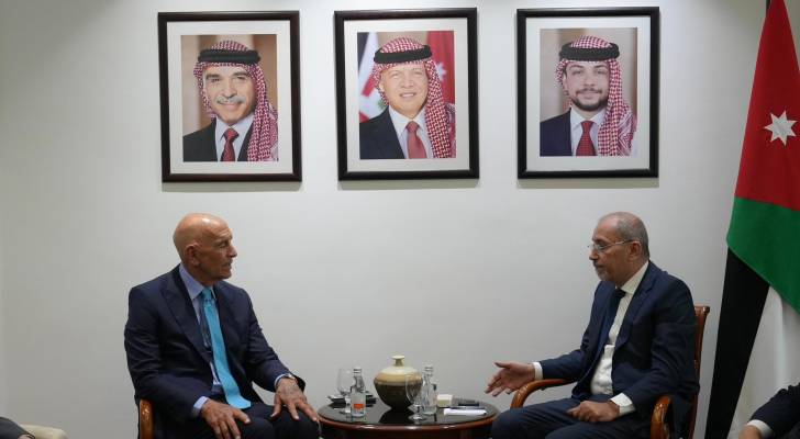 صورة حول : الصفدي يلتقي المبعوث الأمريكي قبيل الاجتماع الثلاثي لمناقشة سوريا الصفدي يلتقي المبعوث الأمريكي قبيل الاجتماع الثلاثي لمناقشة سوريا