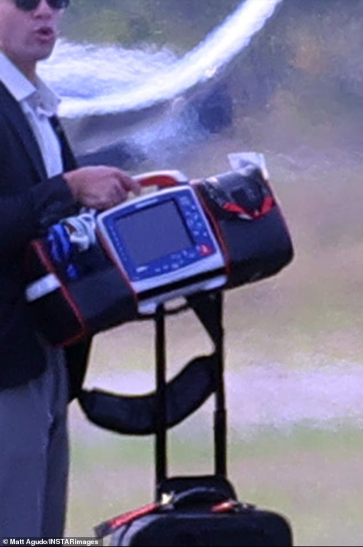 ظهور مفاجئ لكلينتون بجهاز طبي يثير التساؤلات حول صحته .. تفاصيل