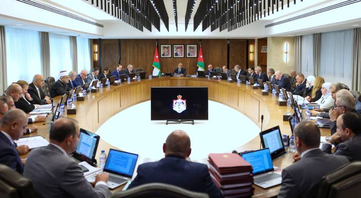 لماذا احتفظ وزيرا الداخلية والخارجية بمنصبيهما في التعديل الوزاري؟