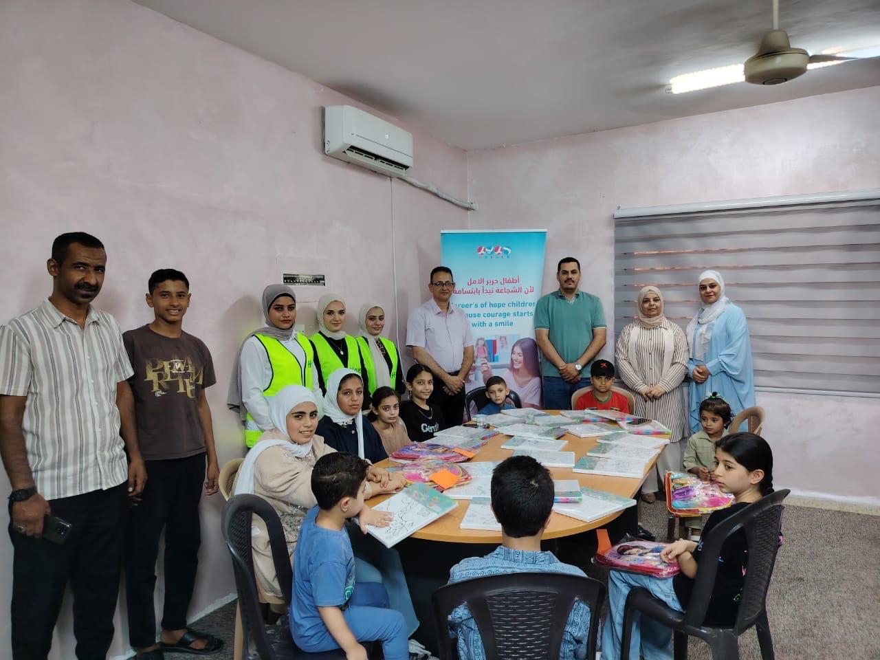 صورة حول : حرير و ثقافة العقبه يطلقان مبادرة "لوحة الأمل" وتُكمل مسيرة "حقائب الأمل" حتى العقبة حرير و ثقافة العقبه يطلقان مبادرة "لوحة الأمل" وتُكمل مسيرة "حقائب الأمل" حتى العقبة