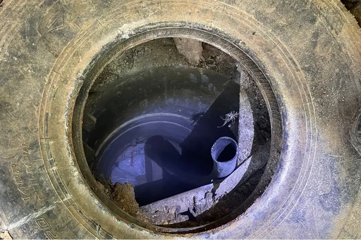 صورة حول : ضبط حفارة مخالفة وردم آبار غير قانونية في وادي السير ضبط حفارة مخالفة وردم آبار غير قانونية في وادي السير