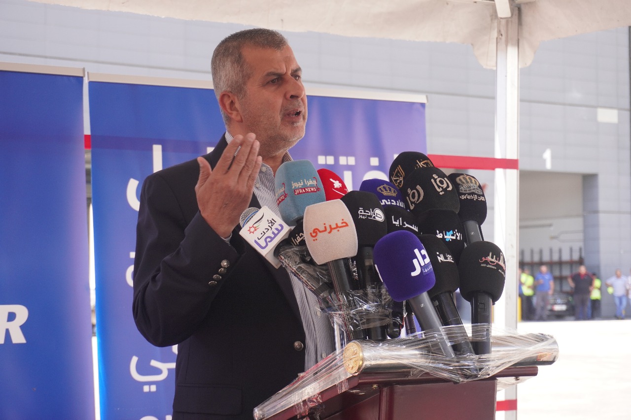بالفيديو .. افتتاح أول محطة متنقلة لتعبئة الغاز الطبيعي المضغوط في الأردن