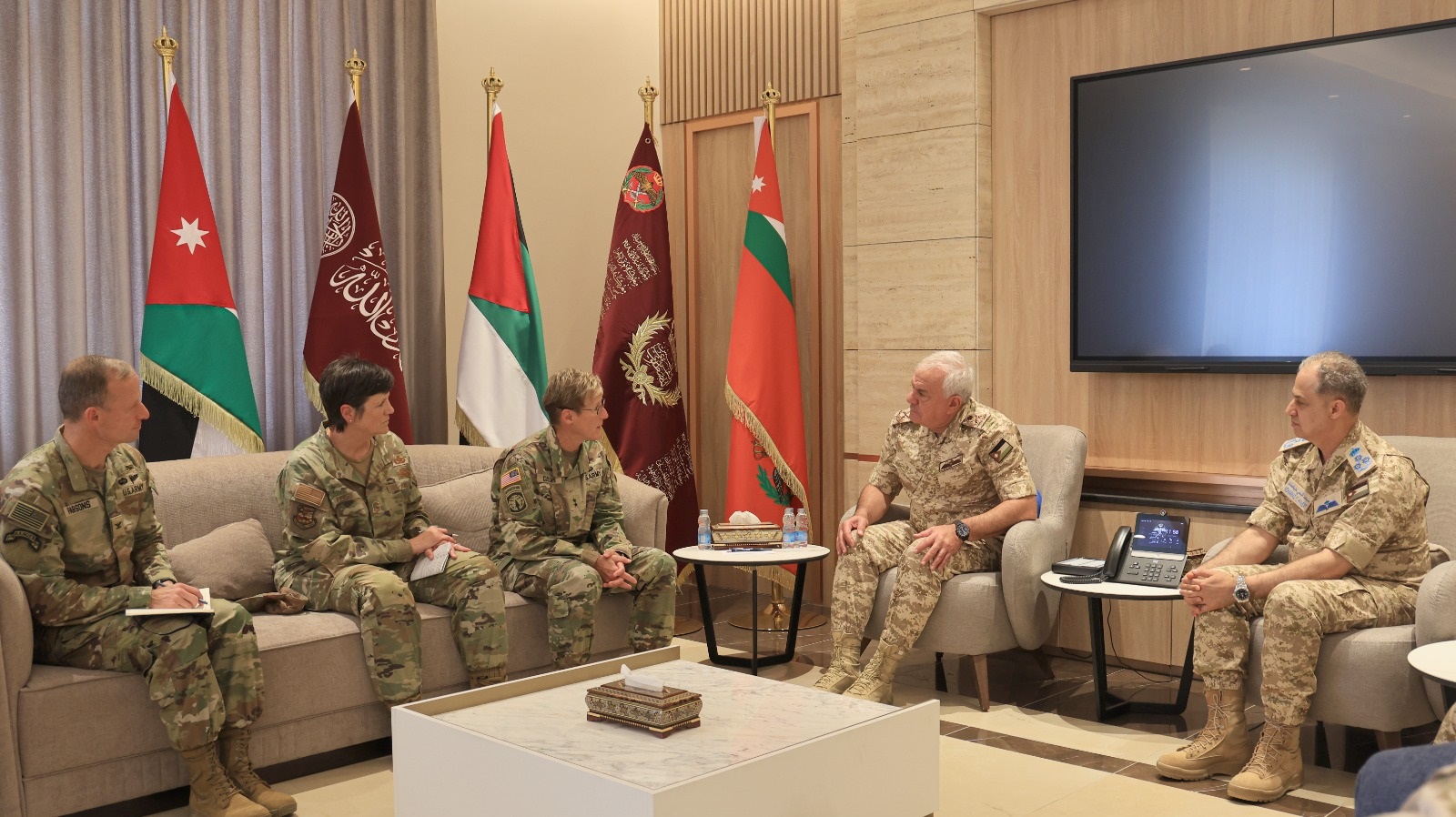 رئيس هيئة الأركان المشتركة يستقبل قائد الحرس الوطني لولاية كولورادو