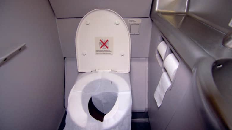 مراحيض الطائرات تتحول إلى إنذار مبكر لرصد الأوبئة عالميًا