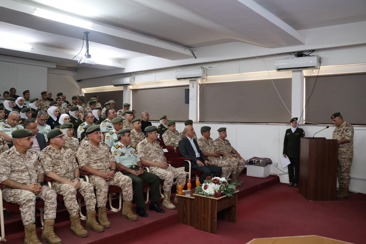 مدير عام الخدمات الطبية الملكية يفتتح عيادة "الطنين" في دائرة الأنف والأذن والحنجرة