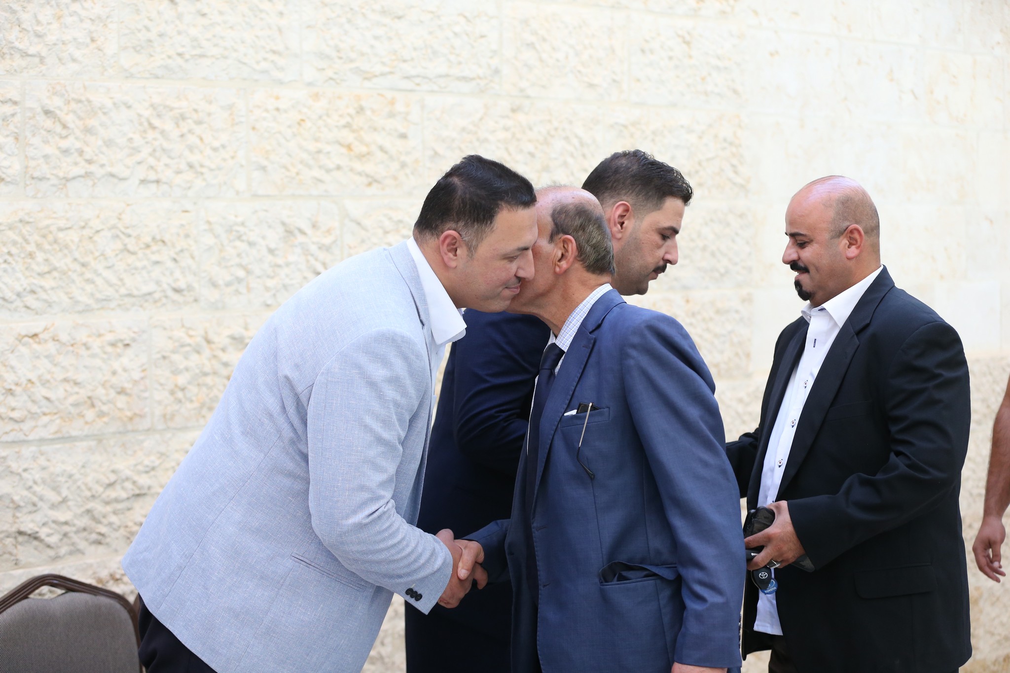 بالصور .. أبناء المرحوم الحاج صالح الهنداوي يحتفلون بزفاف شقيقهم سعد