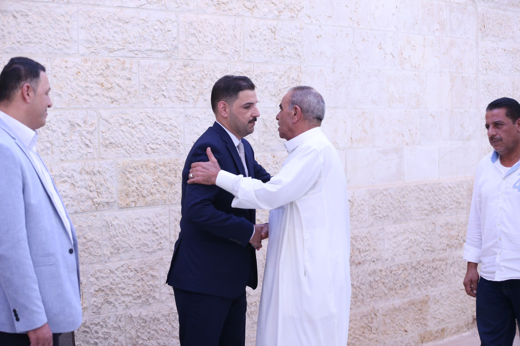 بالصور .. أبناء المرحوم الحاج صالح الهنداوي يحتفلون بزفاف شقيقهم سعد