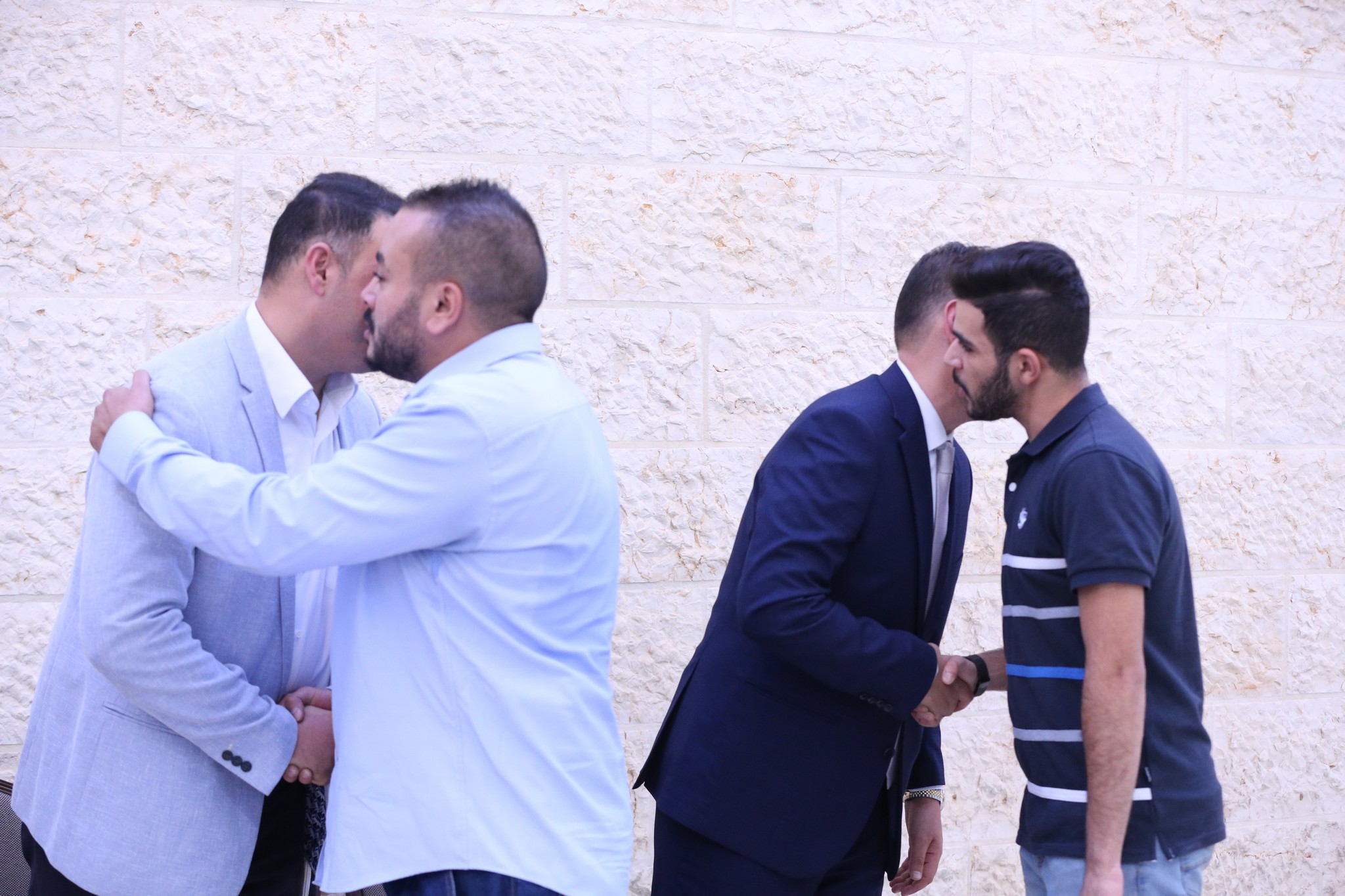 بالصور .. أبناء المرحوم الحاج صالح الهنداوي يحتفلون بزفاف شقيقهم سعد