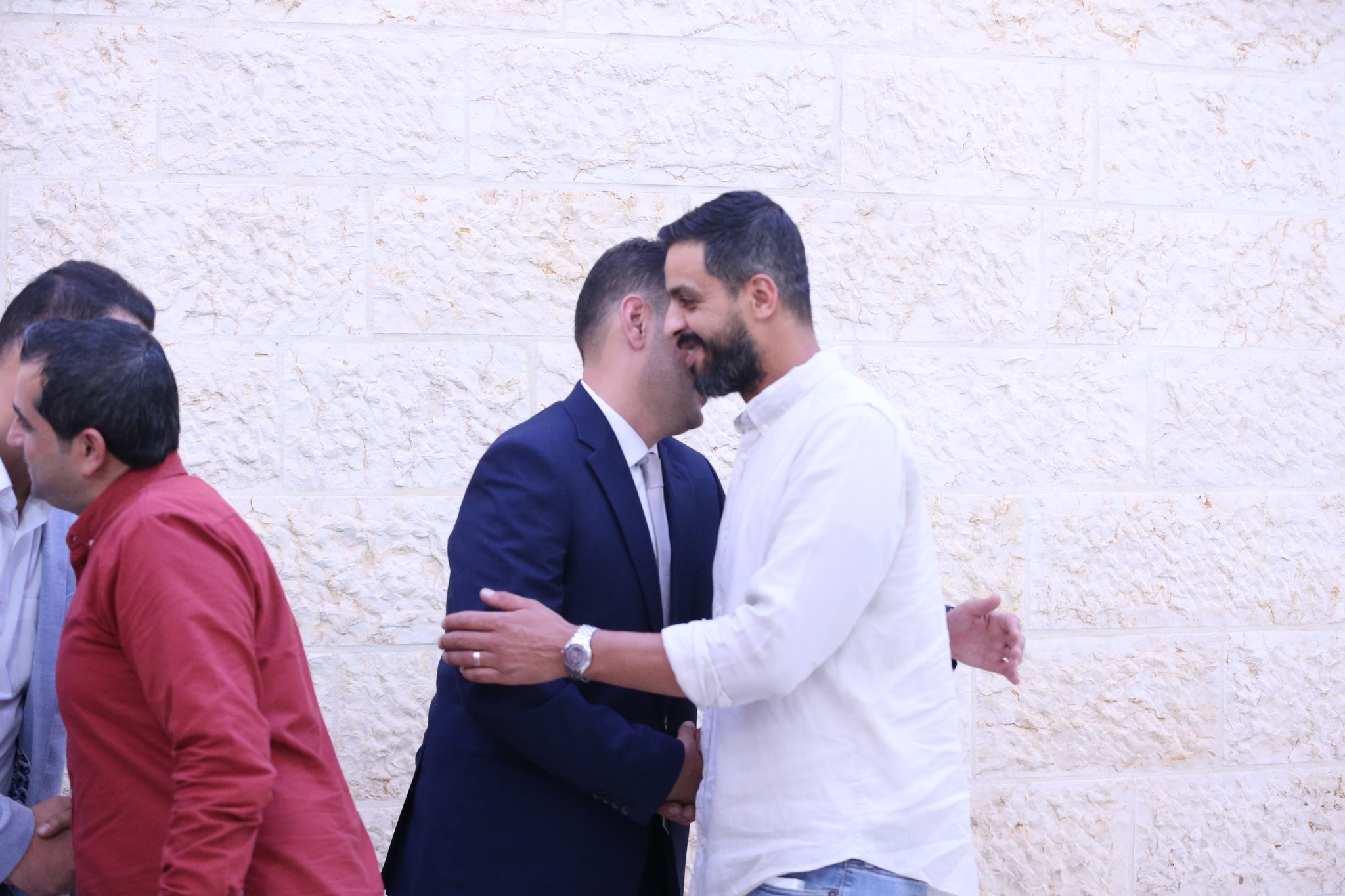 بالصور .. أبناء المرحوم الحاج صالح الهنداوي يحتفلون بزفاف شقيقهم سعد