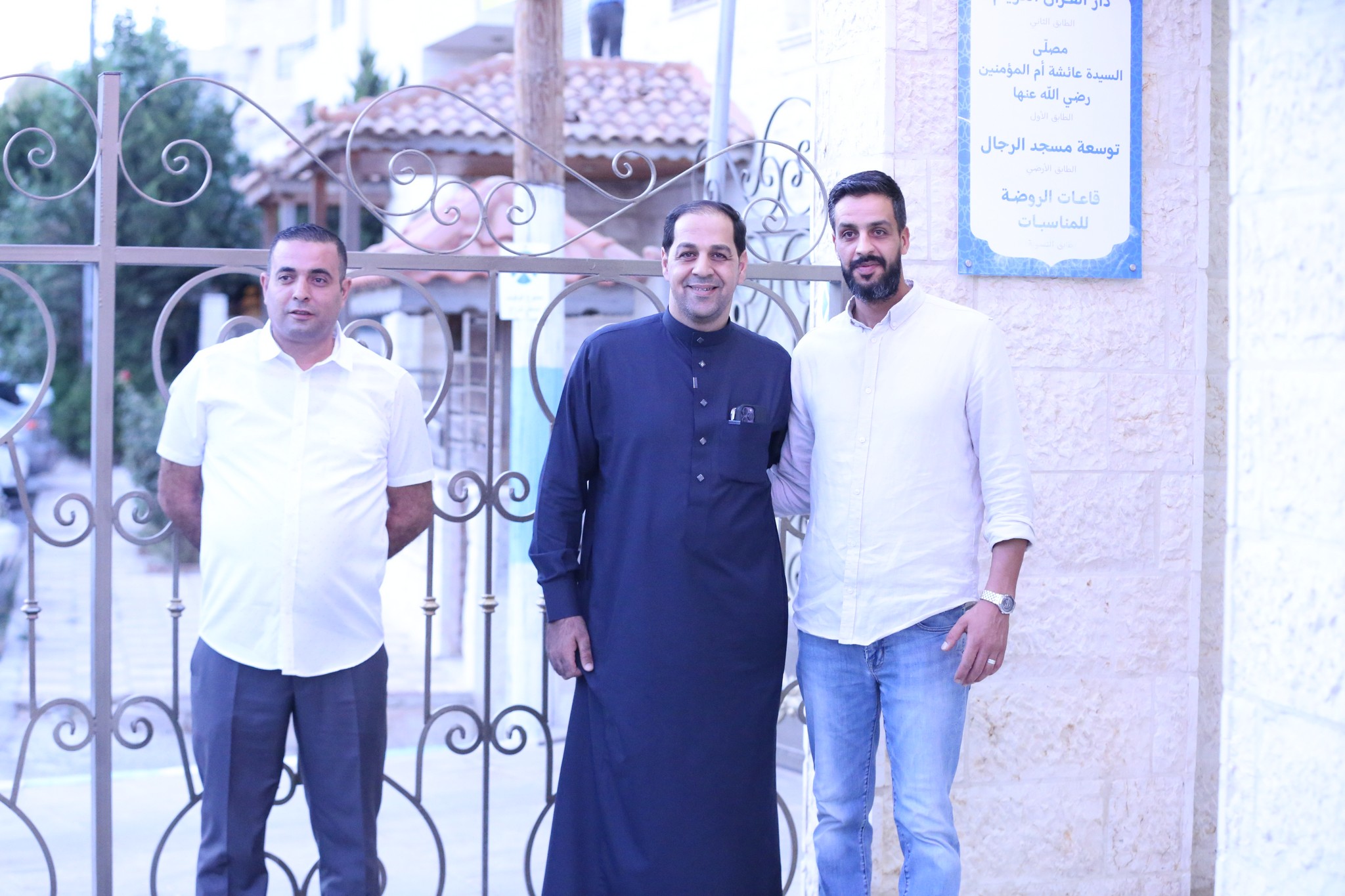 بالصور .. أبناء المرحوم الحاج صالح الهنداوي يحتفلون بزفاف شقيقهم سعد