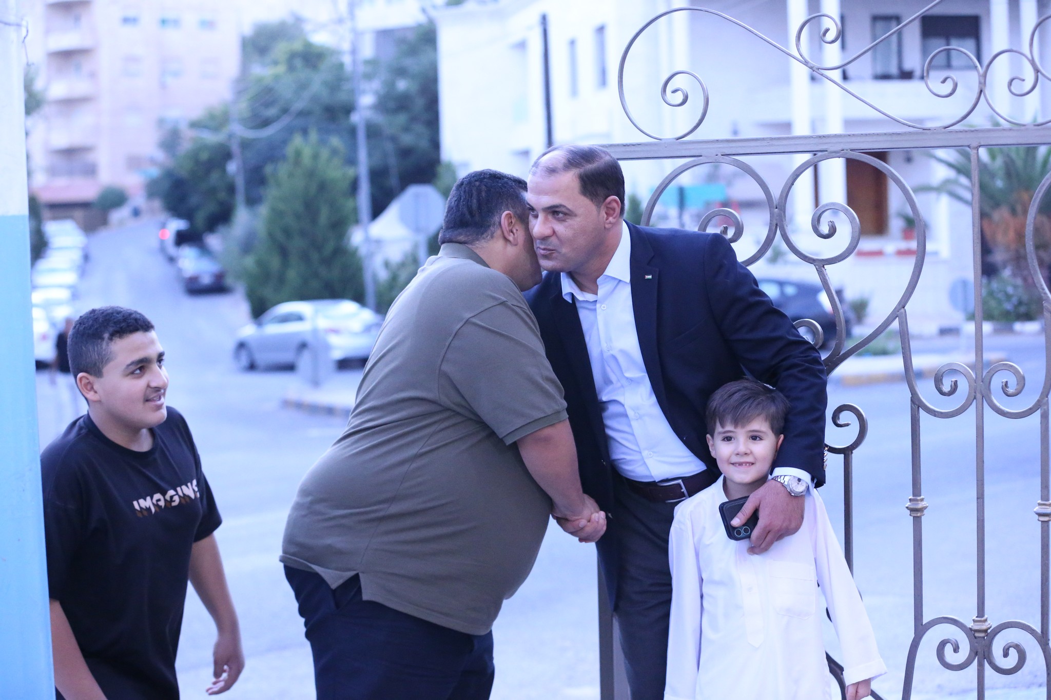 بالصور .. أبناء المرحوم الحاج صالح الهنداوي يحتفلون بزفاف شقيقهم سعد