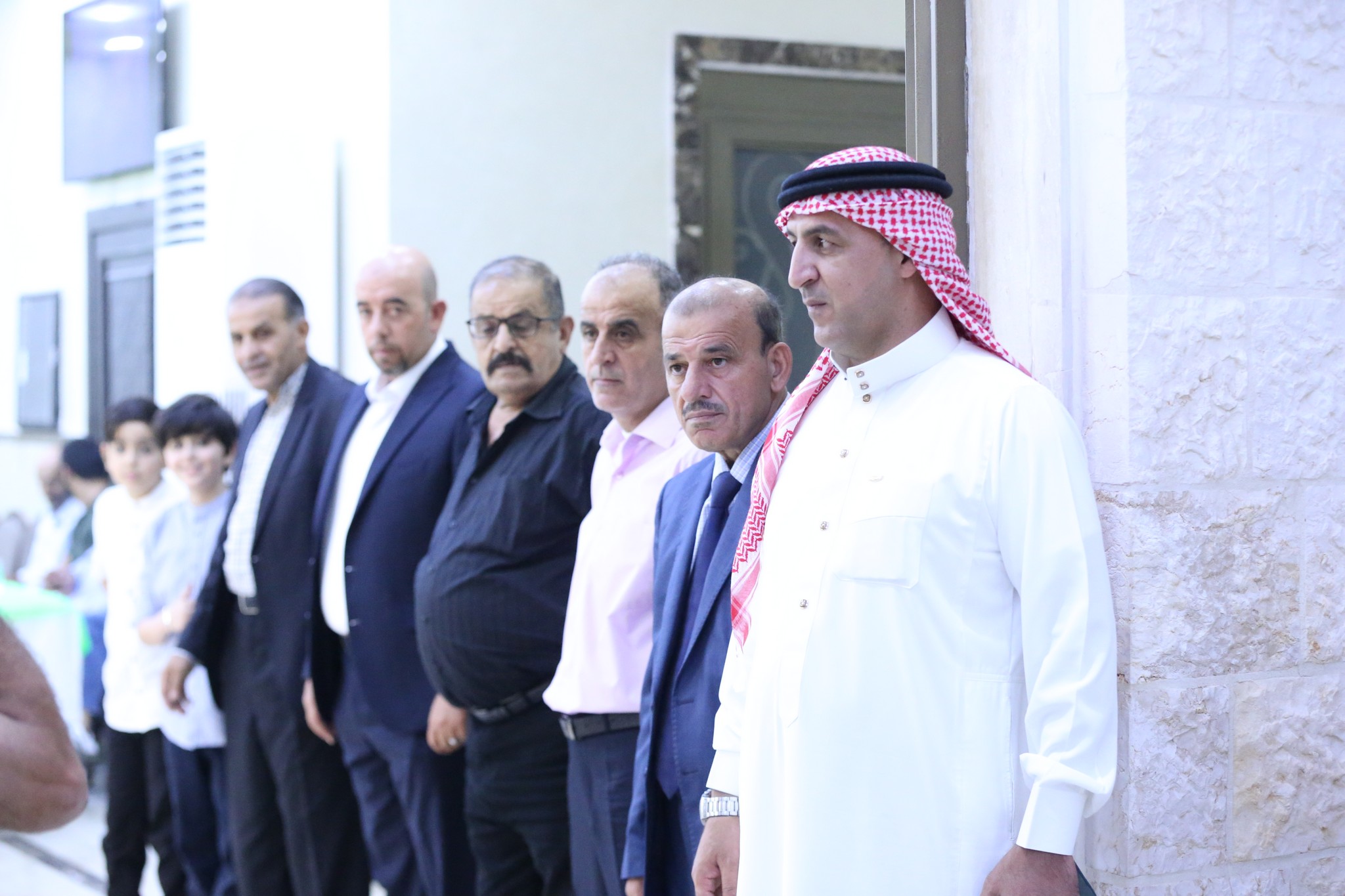 بالصور .. أبناء المرحوم الحاج صالح الهنداوي يحتفلون بزفاف شقيقهم سعد