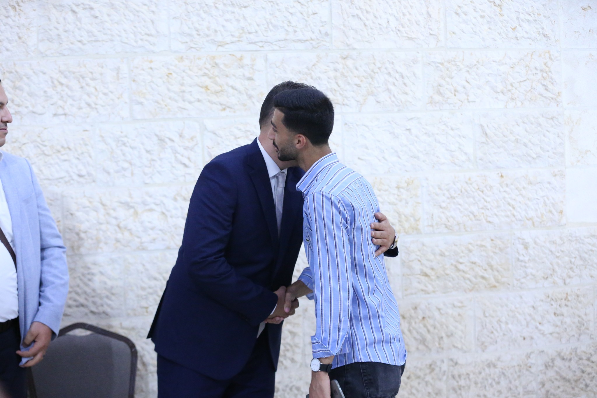 بالصور .. أبناء المرحوم الحاج صالح الهنداوي يحتفلون بزفاف شقيقهم سعد