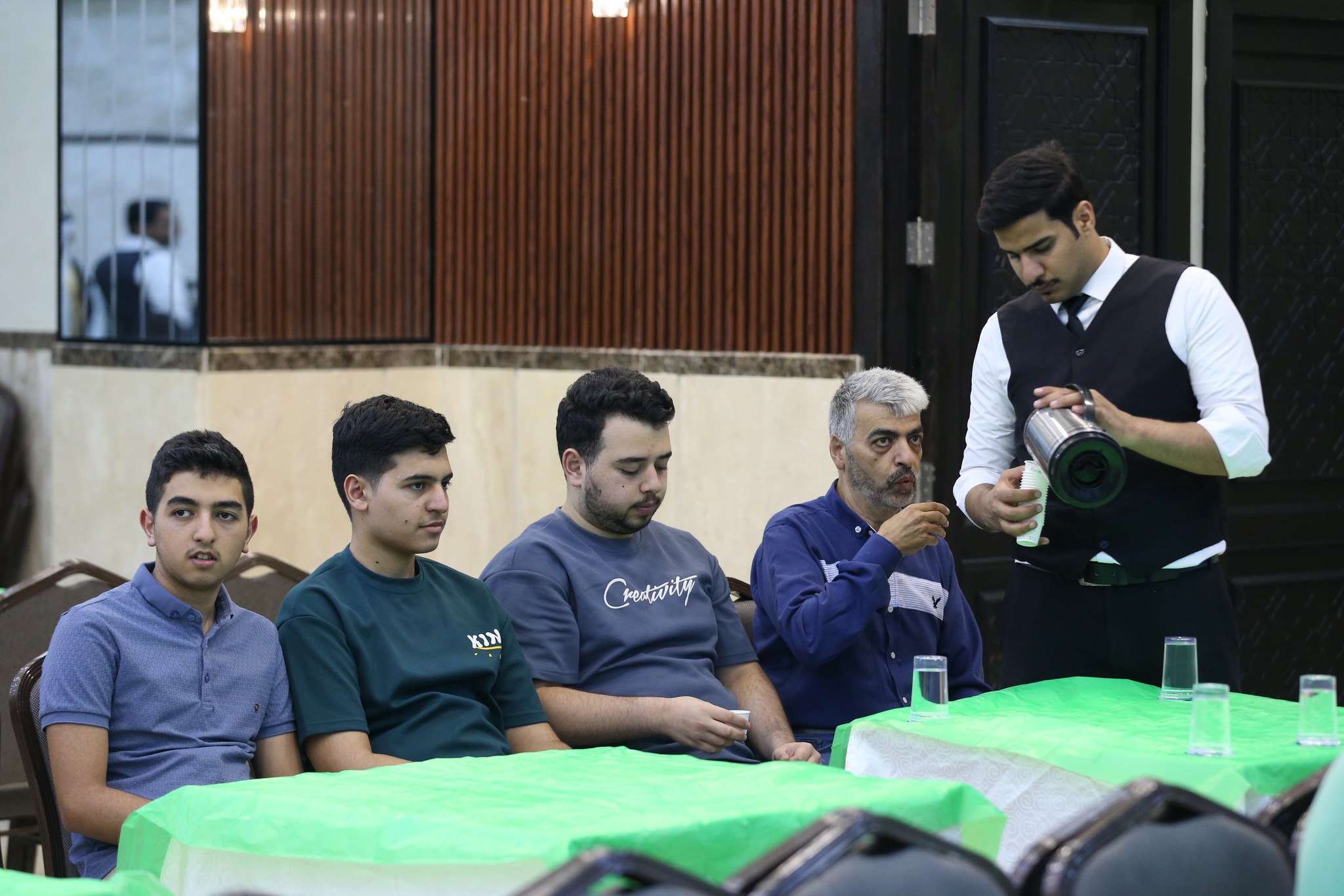 بالصور .. أبناء المرحوم الحاج صالح الهنداوي يحتفلون بزفاف شقيقهم سعد