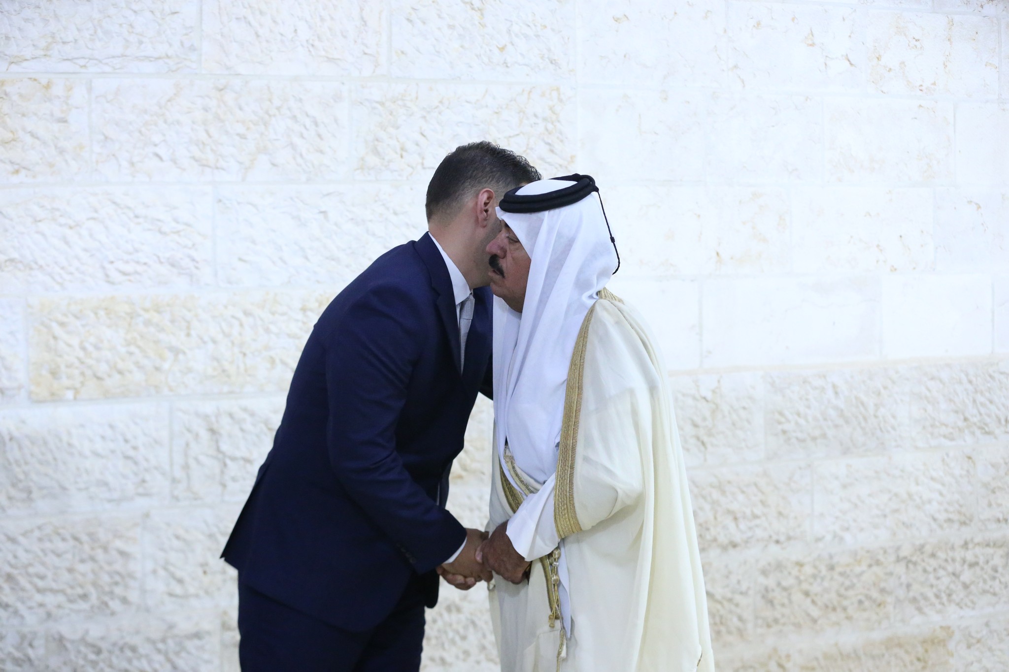 بالصور .. أبناء المرحوم الحاج صالح الهنداوي يحتفلون بزفاف شقيقهم سعد