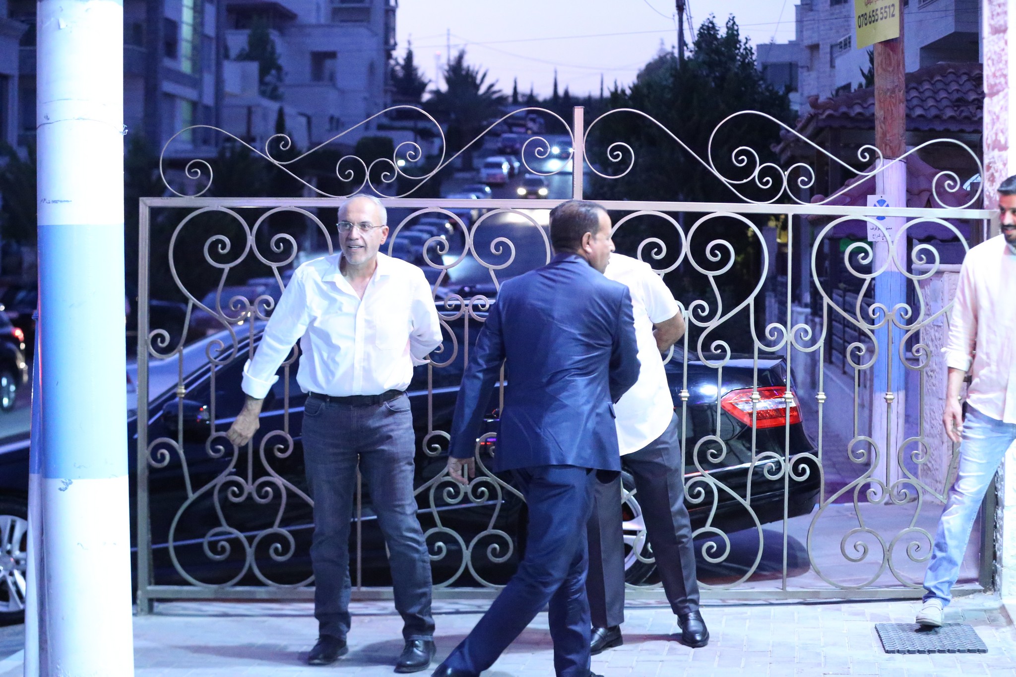 بالصور .. أبناء المرحوم الحاج صالح الهنداوي يحتفلون بزفاف شقيقهم سعد