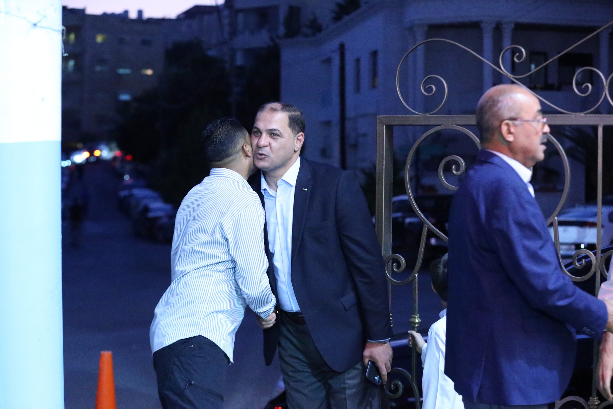 بالصور .. أبناء المرحوم الحاج صالح الهنداوي يحتفلون بزفاف شقيقهم سعد