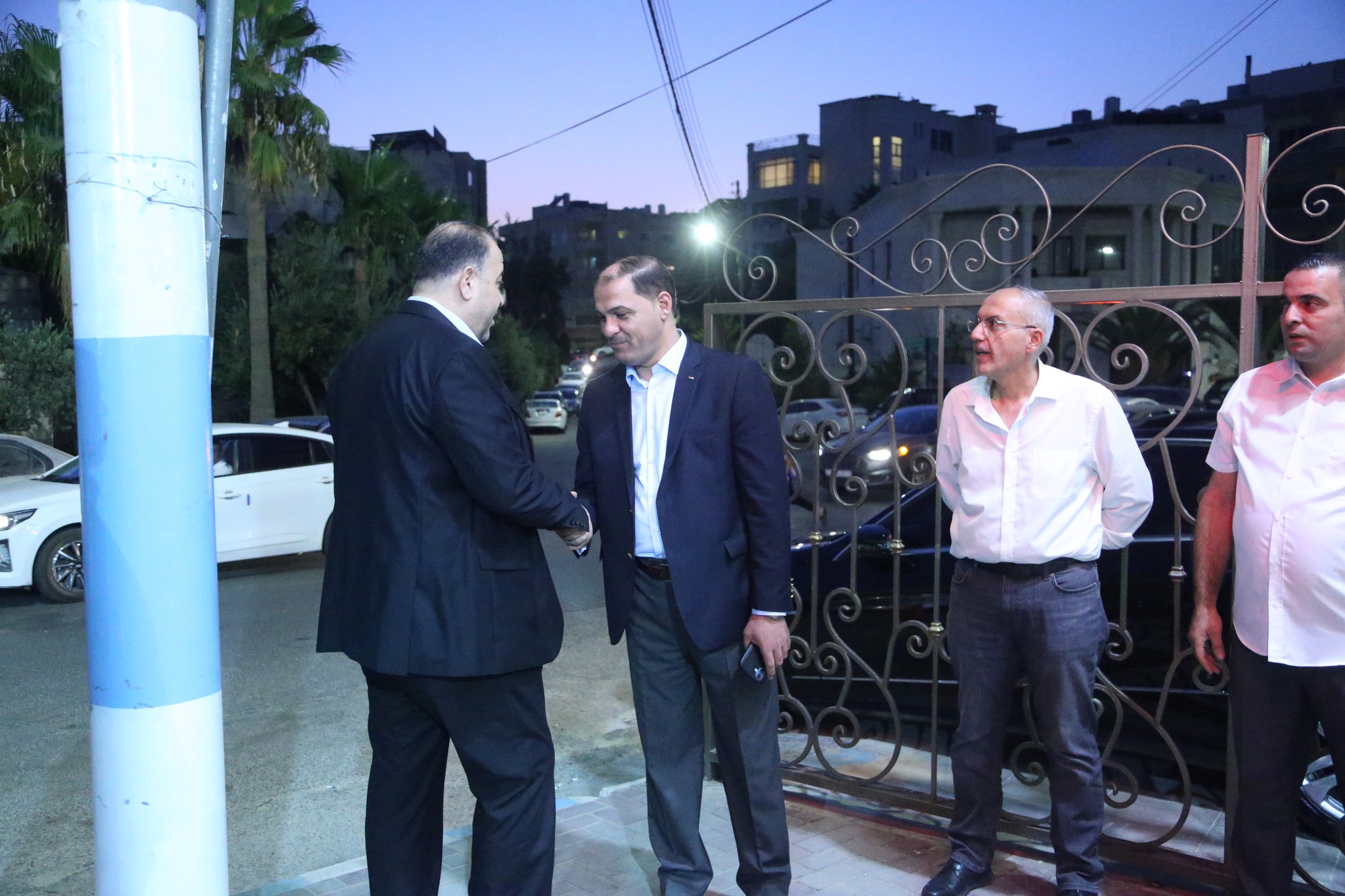 بالصور .. أبناء المرحوم الحاج صالح الهنداوي يحتفلون بزفاف شقيقهم سعد