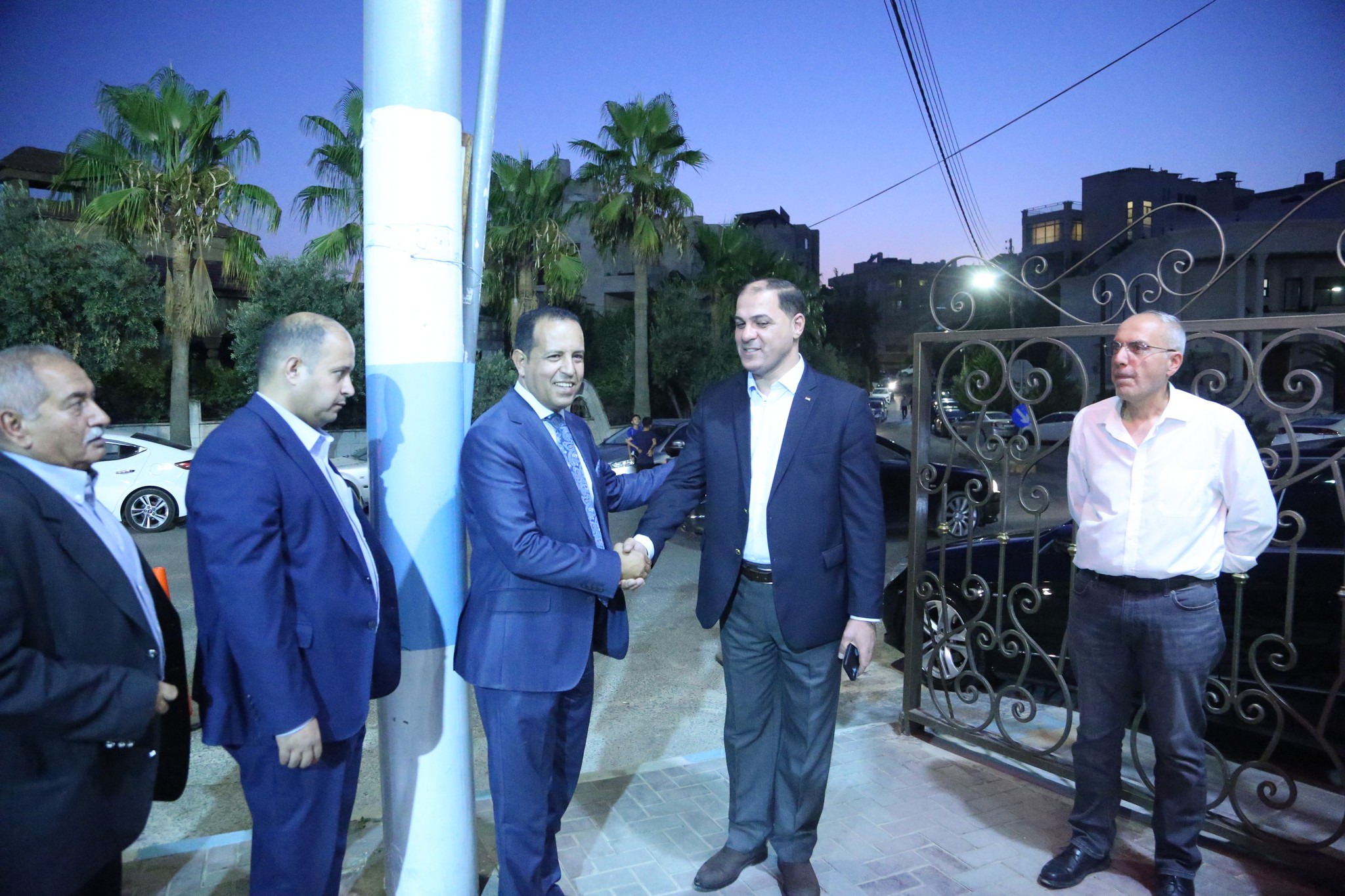 بالصور .. أبناء المرحوم الحاج صالح الهنداوي يحتفلون بزفاف شقيقهم سعد