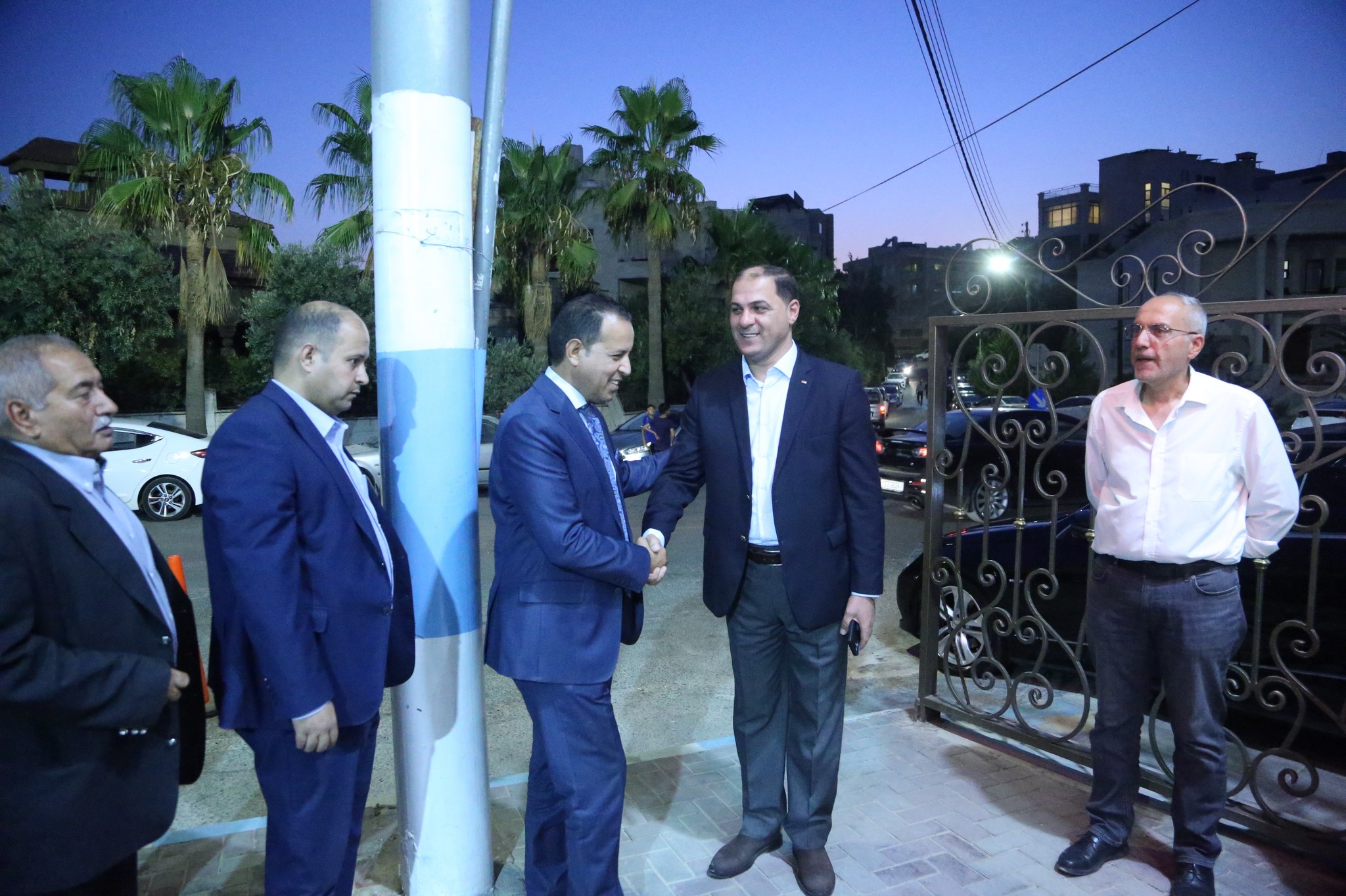 بالصور .. أبناء المرحوم الحاج صالح الهنداوي يحتفلون بزفاف شقيقهم سعد