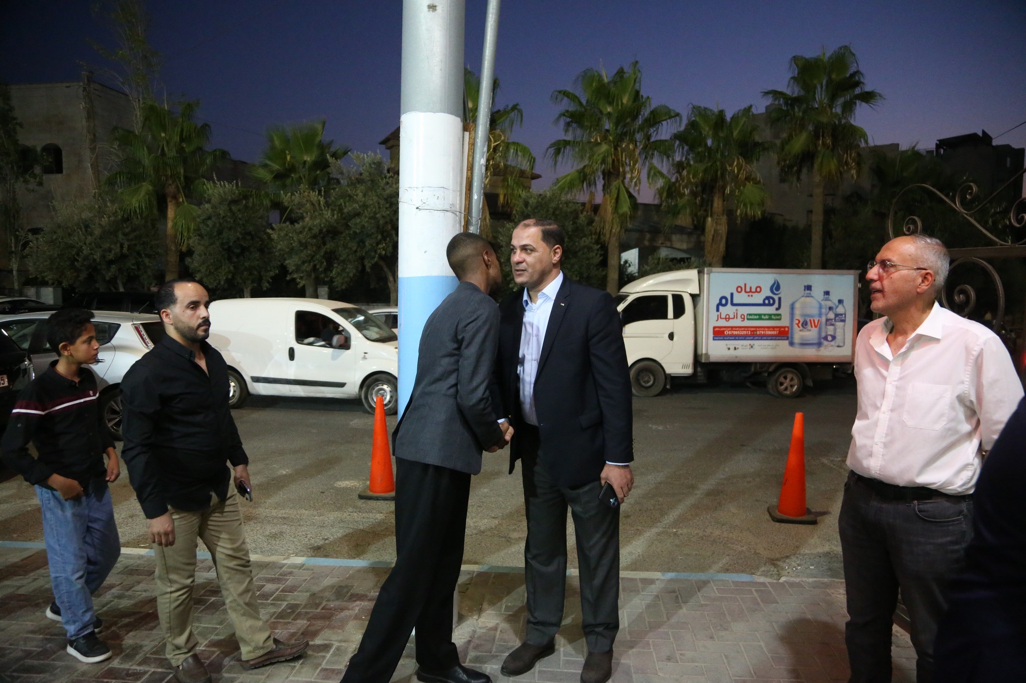 بالصور .. أبناء المرحوم الحاج صالح الهنداوي يحتفلون بزفاف شقيقهم سعد